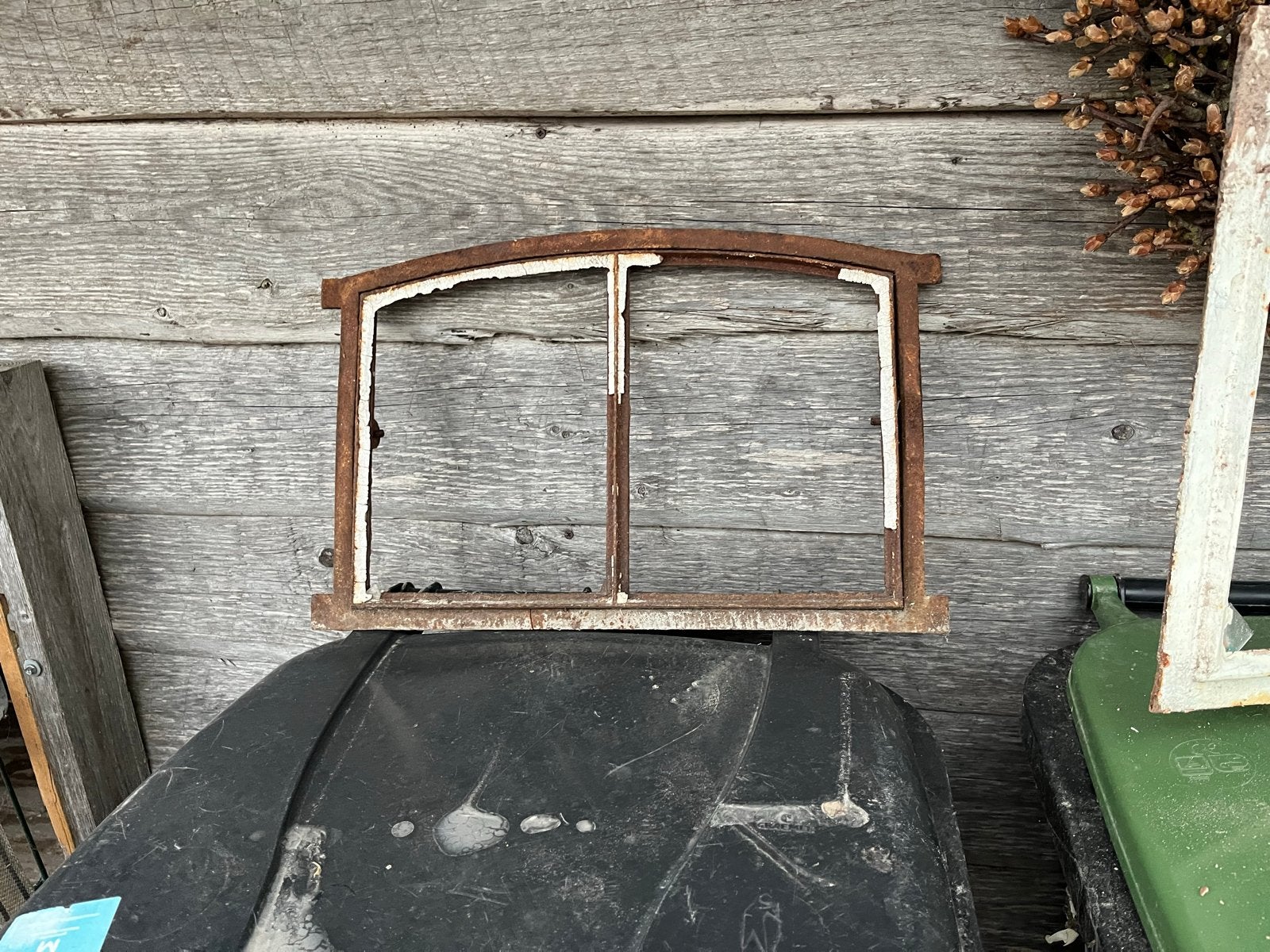 Antiek gietijzeren stalraampje - Decoratief, Ophalen, Gebruikt, Overige typen, Minder dan 80 cm