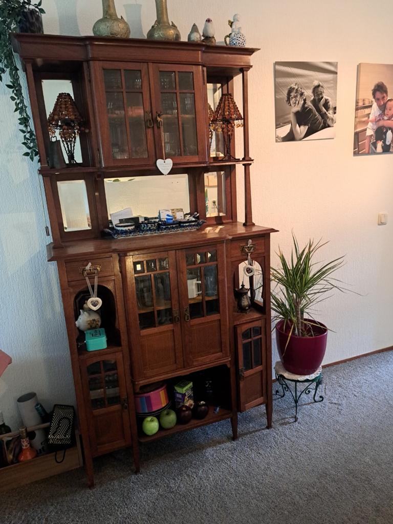 Antieke houten vitrinekast met spiegeldetails, Ophalen of Verzenden