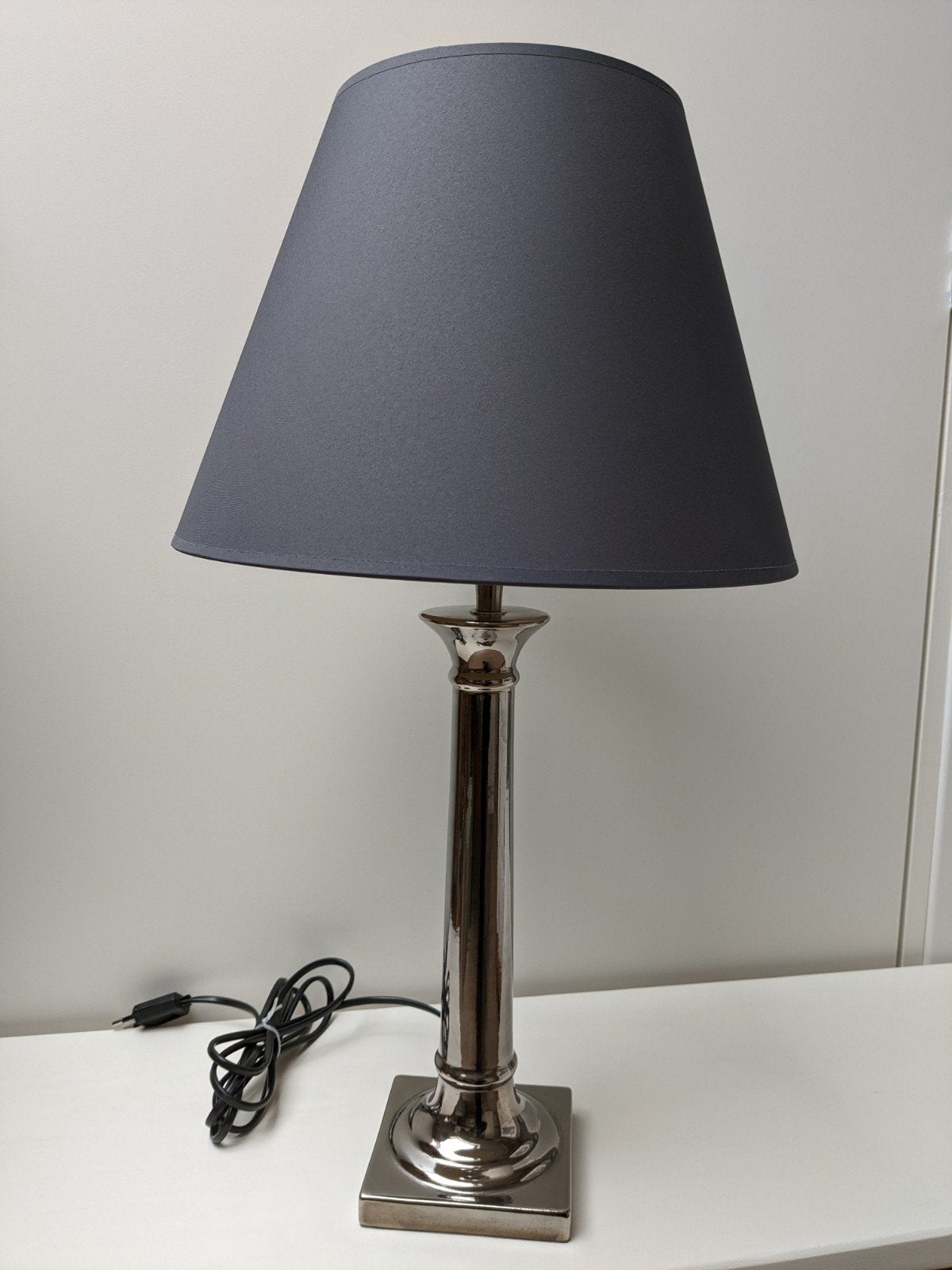 ❤️ ALS NIEUW: 2 donkergrijze lampenkappen voor 2 tafellampen, Huis en Inrichting, Lampen | Lampenkappen, Ophalen, Zo goed als nieuw