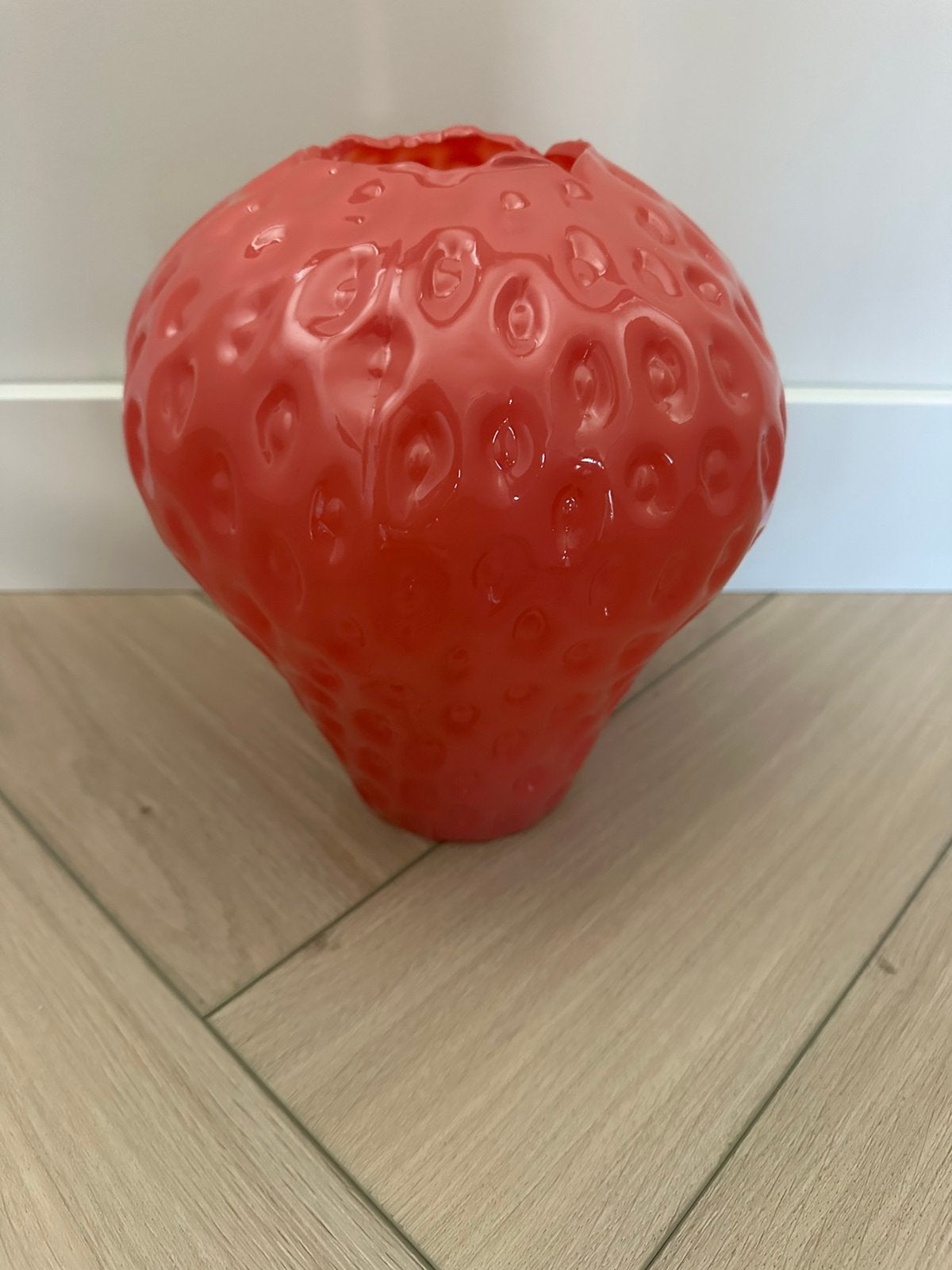 NIEUW! Aardbeien vaas van de Intratuin., Huis en Inrichting, Woonaccessoires | Vazen, 25 cm, Nieuw, Ophalen of Verzenden, Glas