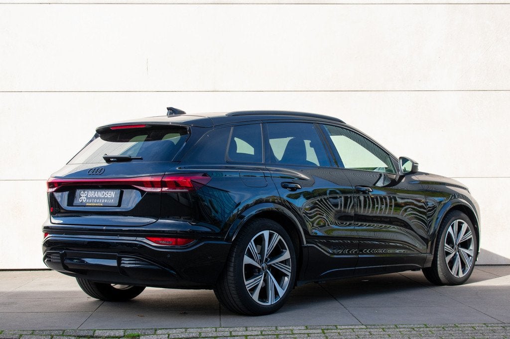 Audi SQ6 e-tron quattro 100 kWh Luchtv-Pano-21"-Head up-Spor, Auto's, Audi, Automaat, Adaptive Cruise Control, Gebruikt, Leder
