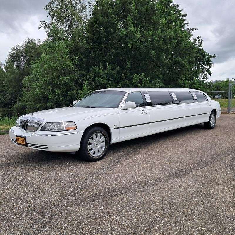 Limousine, Lincoln, Town Car, Wit, 2003, Automaat, Achterwielaandrijving, Wit, 218 pk
