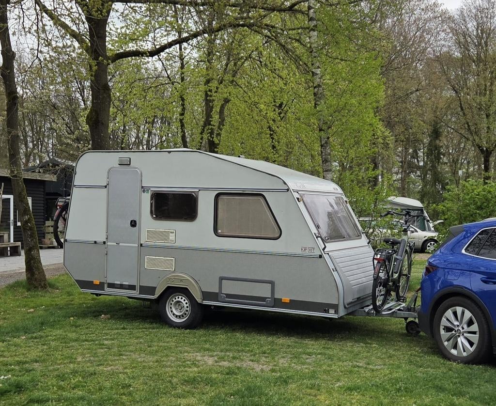 KIP ECU-line 38T, Caravans en Kamperen, Caravans, Particulier, tot en met 3, 750 - 1000 kg, Treinzit, Kip, Dwarsbed, Fietsenrek