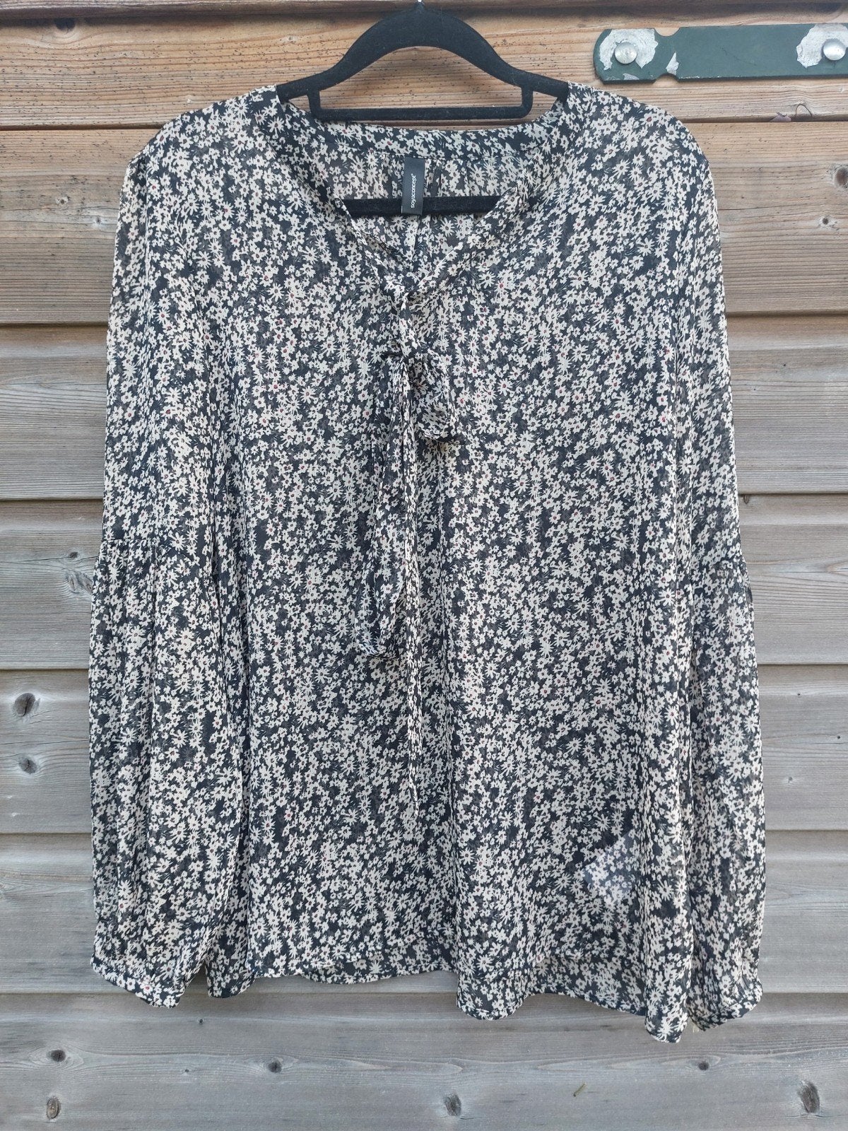 Zwart shirtje blouse met bloemetjes Soyaconcept, Kleding | Dames, Verzenden
