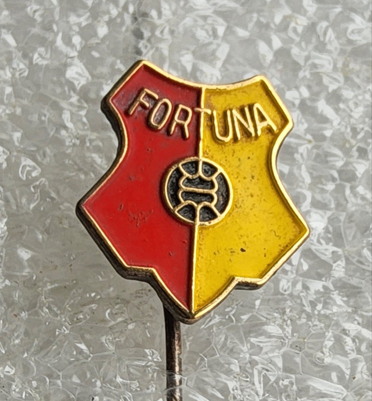 Speldje Fortuna Vlaardingen - Voetbalclub, Ophalen of Verzenden, Gebruikt, Overige onderwerpen, Speldje of Pin