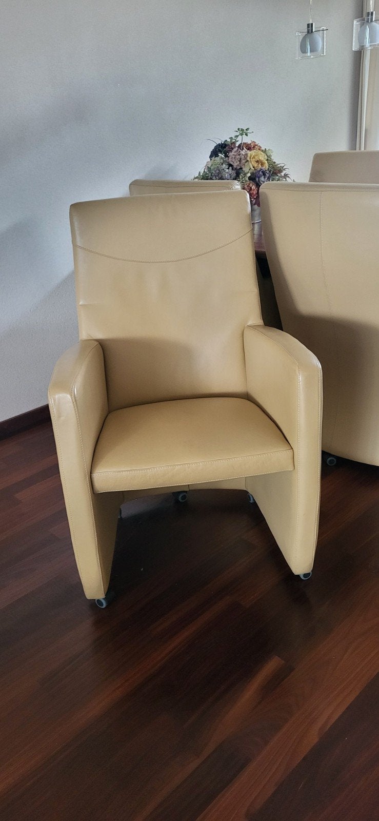 6x Leolux eetkamerstoelen fauteuils beige, Huis en Inrichting, Stoelen, Ophalen, Overige kleuren, Leer, Zo goed als nieuw