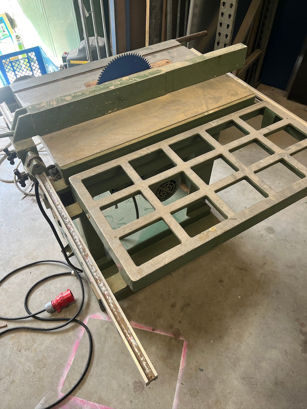 Lurem zaagtafel krachtstroom, Ophalen, Gebruikt, Cirkelzaag, 70 mm of meer
