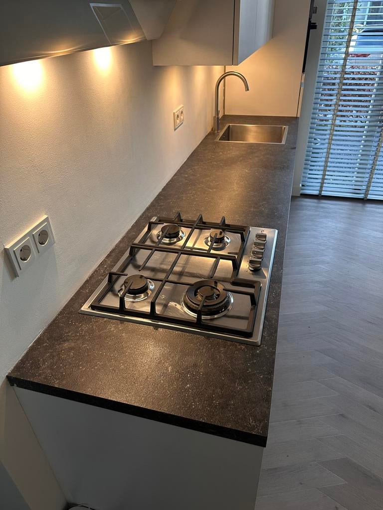 VANAVOND OPHALEN Aanrechtblad + kast + Zanussi apparatuur, Huis en Inrichting, Keuken | Keukenelementen, Ophalen, Gebruikt, Wit