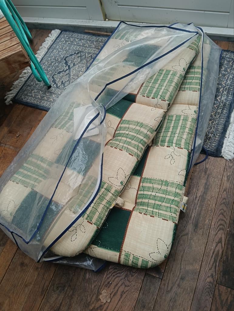 Tuinkussens groen geel  120cm 2 stuks, Tuin en Terras, Tuinmeubel-accessoires, Ophalen, Zo goed als nieuw