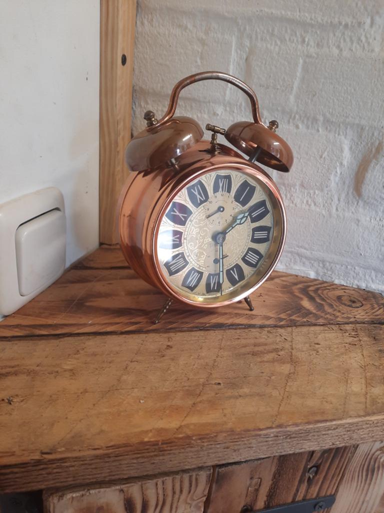 Antiek vintage retro Koperen opwind wekker van  peter, Ophalen of Verzenden
