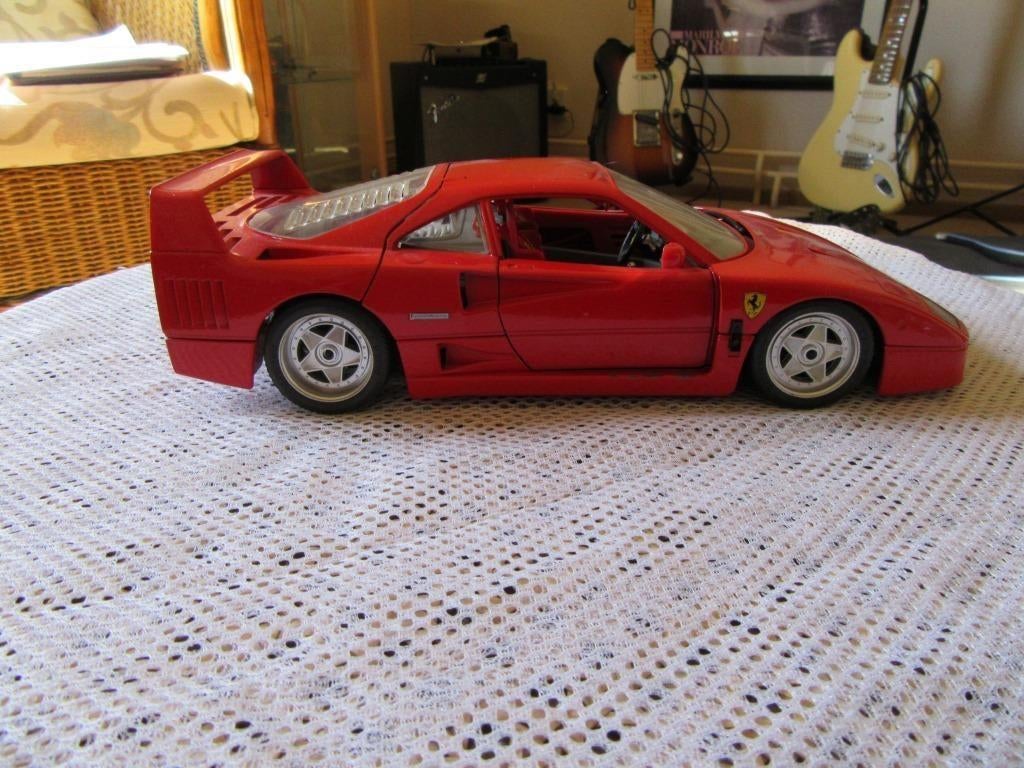 Modelauto Ferrari F40, Ophalen of Verzenden, Zo goed als nieuw, Auto, Bburago