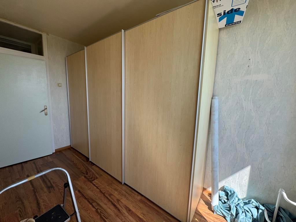 Grote kledingkast met schuifdeuren - 300x222x66 cm, Met plank(en), 200 cm of meer, Ophalen of Verzenden, Zo goed als nieuw