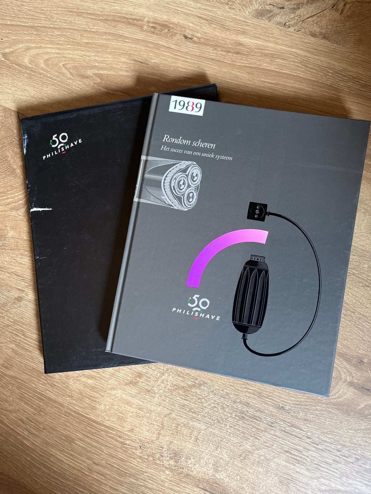 Philips Philishave 50 jaar jubileum boek 1989, Ophalen of Verzenden, Zo goed als nieuw, Catalogus