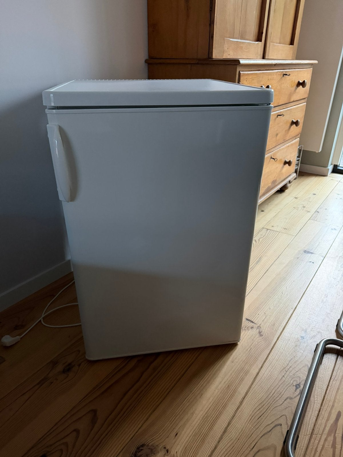 Tafelmodel koelkast (met een klein vriesvak), Witgoed en Apparatuur, Ophalen, Gebruikt, Minder dan 85 cm, Minder dan 75 liter