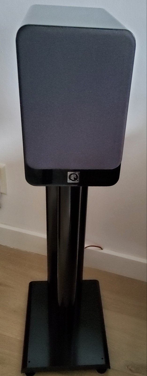 Te koop aangeboden 2 Front Speakers Merk Q Acoustics 2020 i