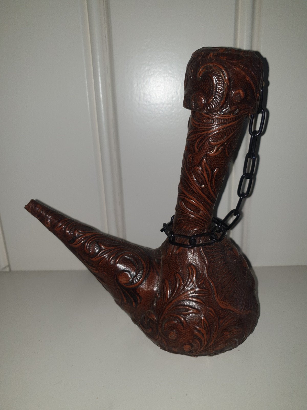 Spaanse decanteerkaraf bruin glas met leer bekleed, Ophalen of Verzenden