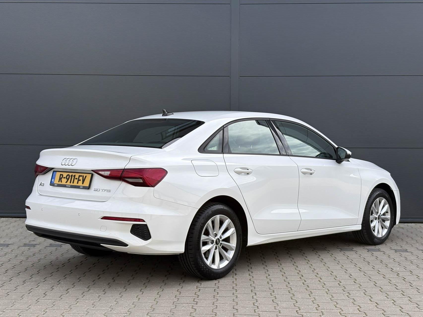 Audi A3 Limousine 30 TFSI 110pk S-tronic Pro Line | Smartpho, Auto's, 12 maanden, Stof, Gebruikt, Wit