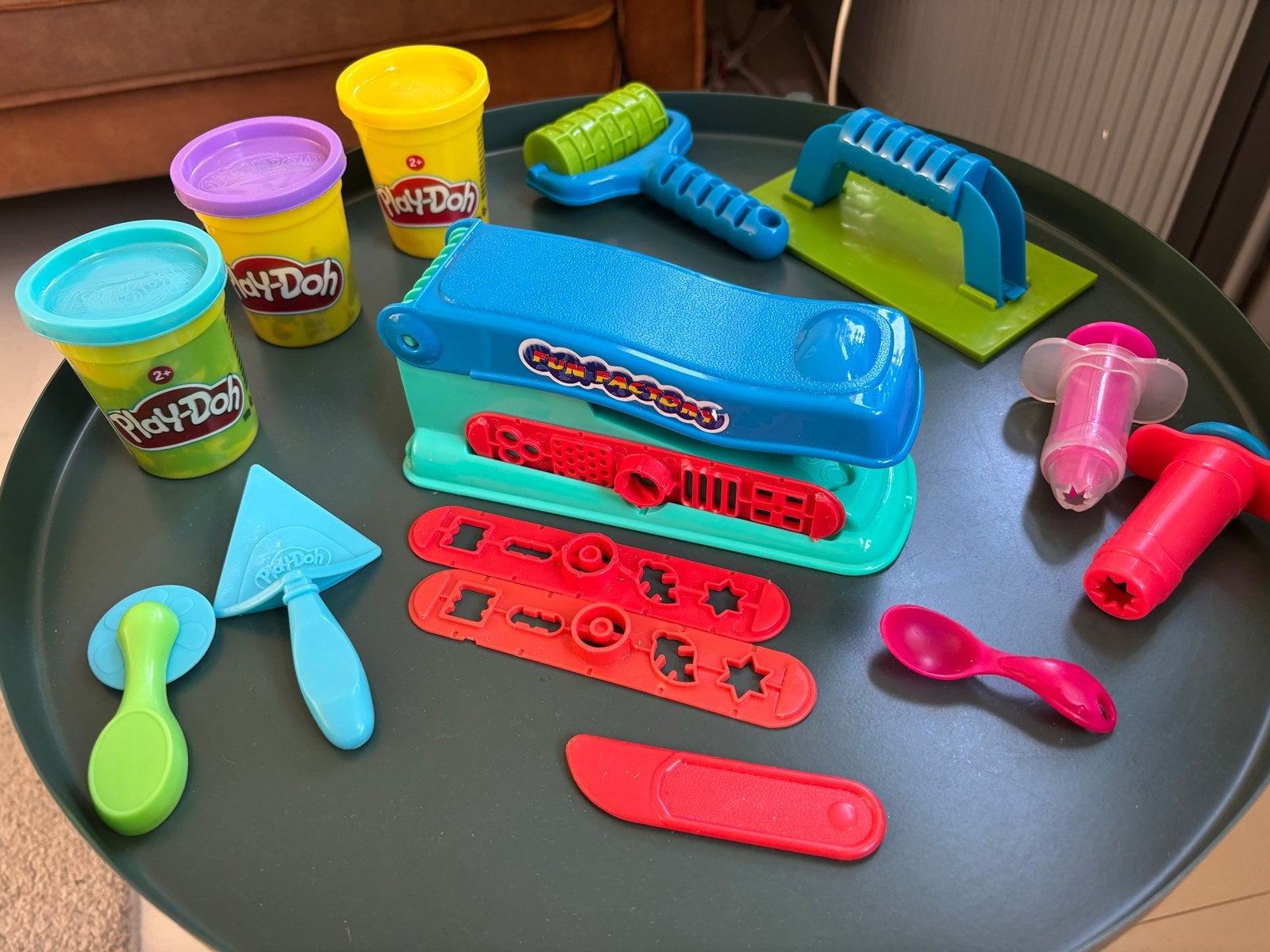 Verschillende Play-Doh sets met diverse accessoires, Ophalen, Gebruikt, Knutselen