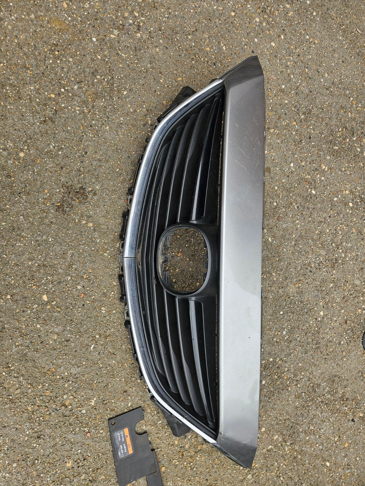 Mazda 6 Grill met of zonder embleem, Gebruikt, Voor, Ophalen of Verzenden, Mazda
