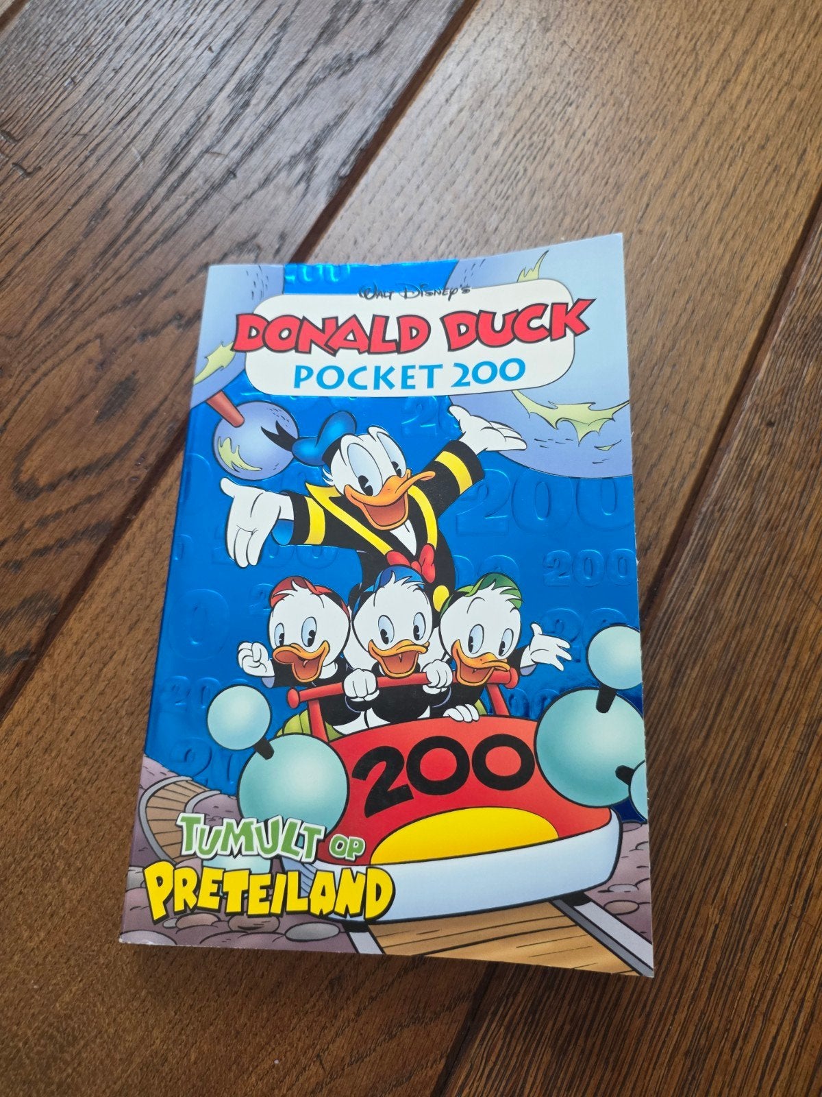 Donald Duck Pocket 200: Tumult op Preteiland, Eén stripboek, Ophalen of Verzenden, Gelezen, Walt Disney