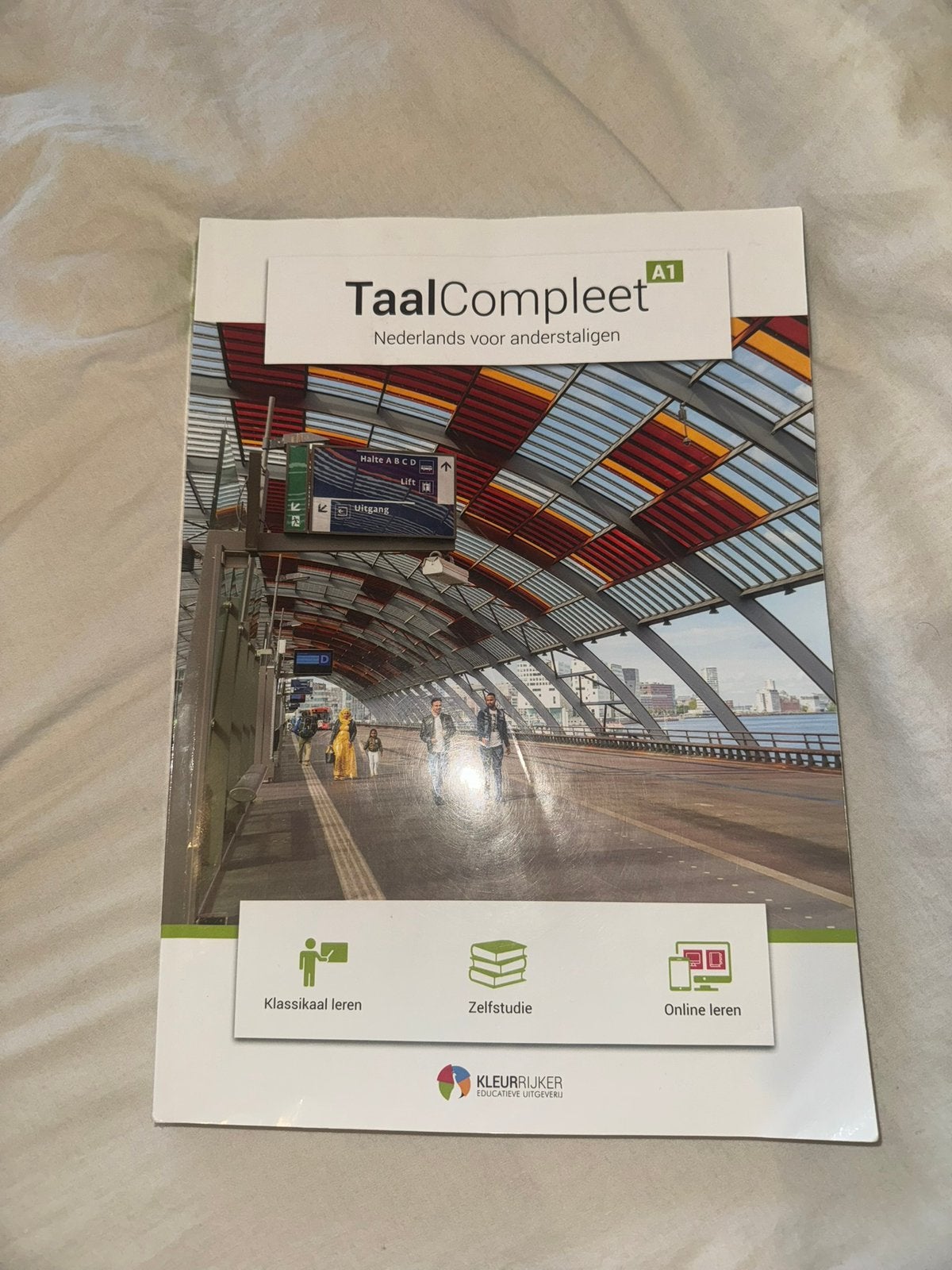 Taalcompleet a1 en KNM Nederlands taalboek, Ophalen of Verzenden, Zo goed als nieuw, Overige onderwerpen