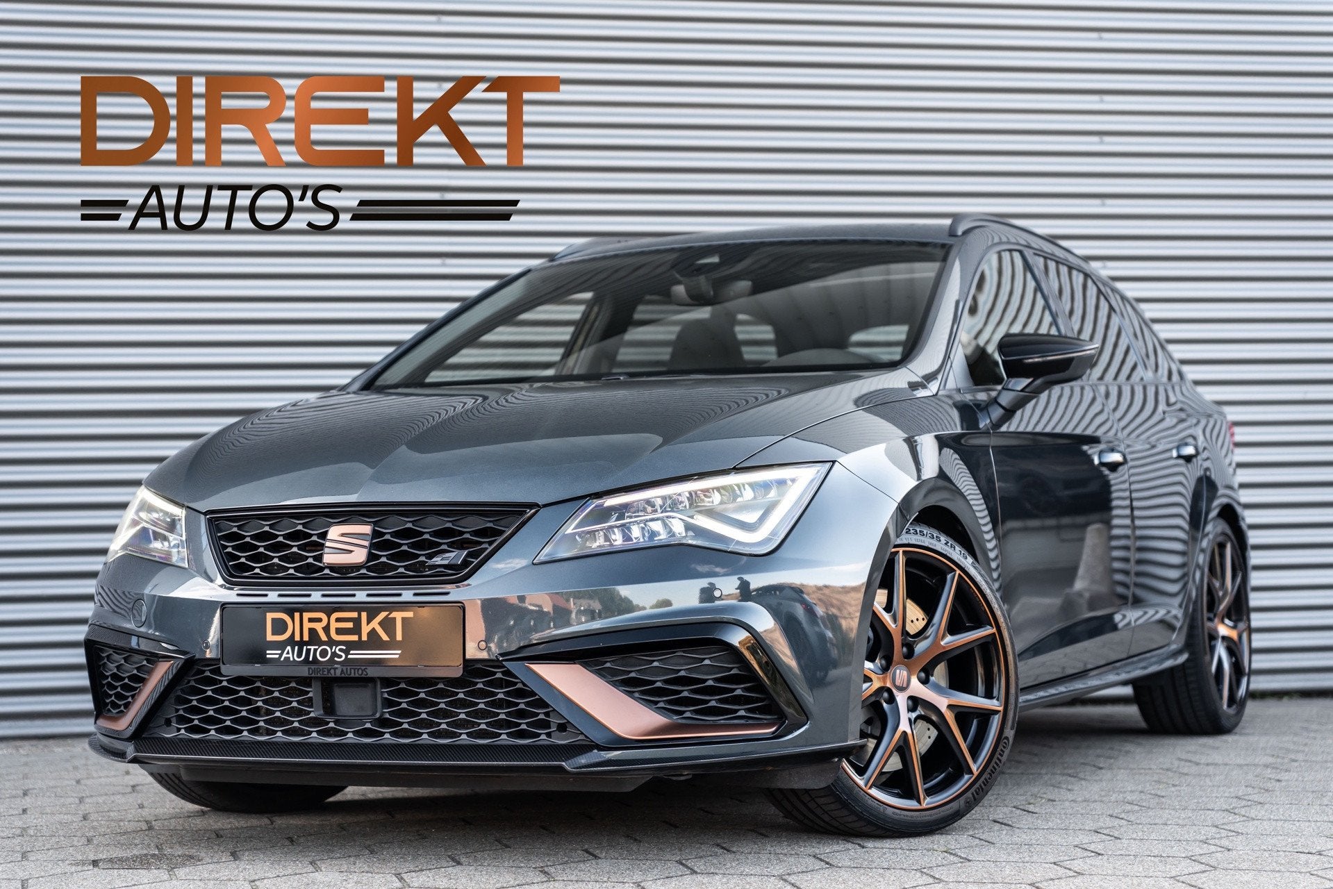 SEAT Leon ST 2.0 TSI 4DRIVE CUPRA R CARBON PANO BREMBO BEATS, Auto's, Seat, Automaat, Gebruikt, Zwart, 4 cilinders