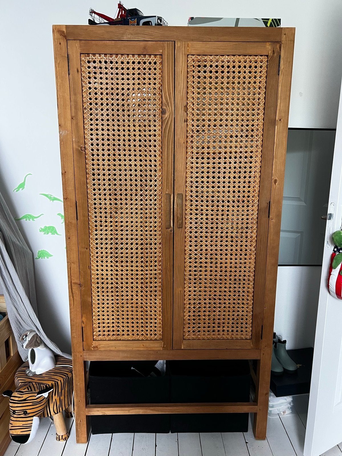 Populaire Houten kast met rotan deuren, Huis en Inrichting, Ophalen, Gebruikt, 50 tot 100 cm, 150 tot 200 cm