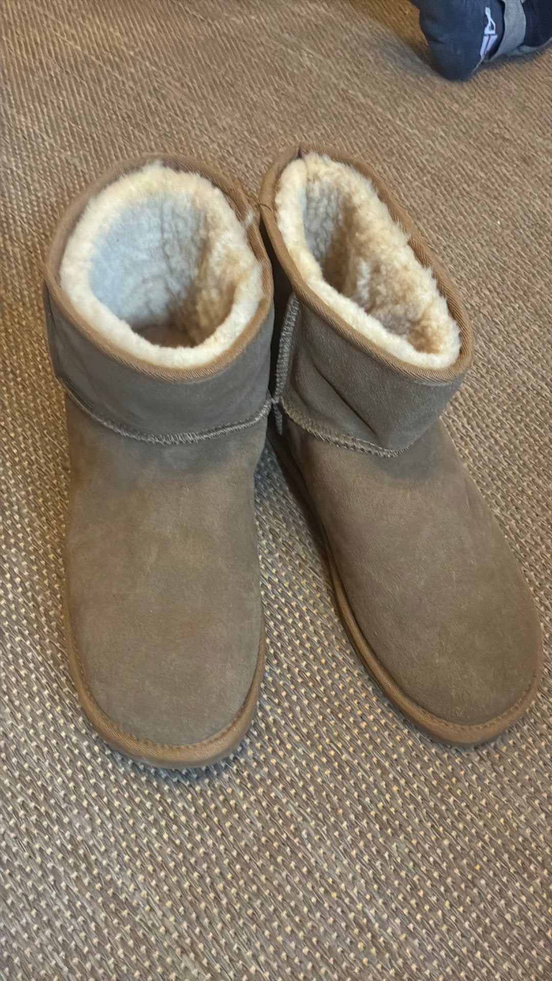 Mortels Uggs schapenvacht maat 44, Ophalen, Zo goed als nieuw, Jongen of Meisje