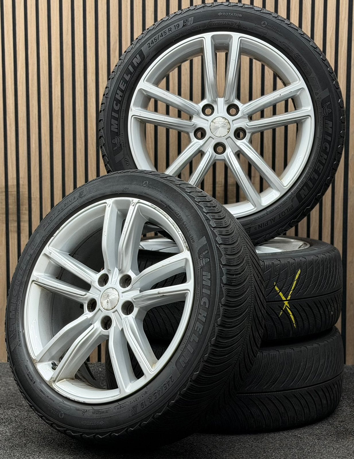 Originele 19 inch Tesla Model S 5x120 ET40 Michelin WINTER!, 245 mm, ., Banden en Velgen, Winterbanden