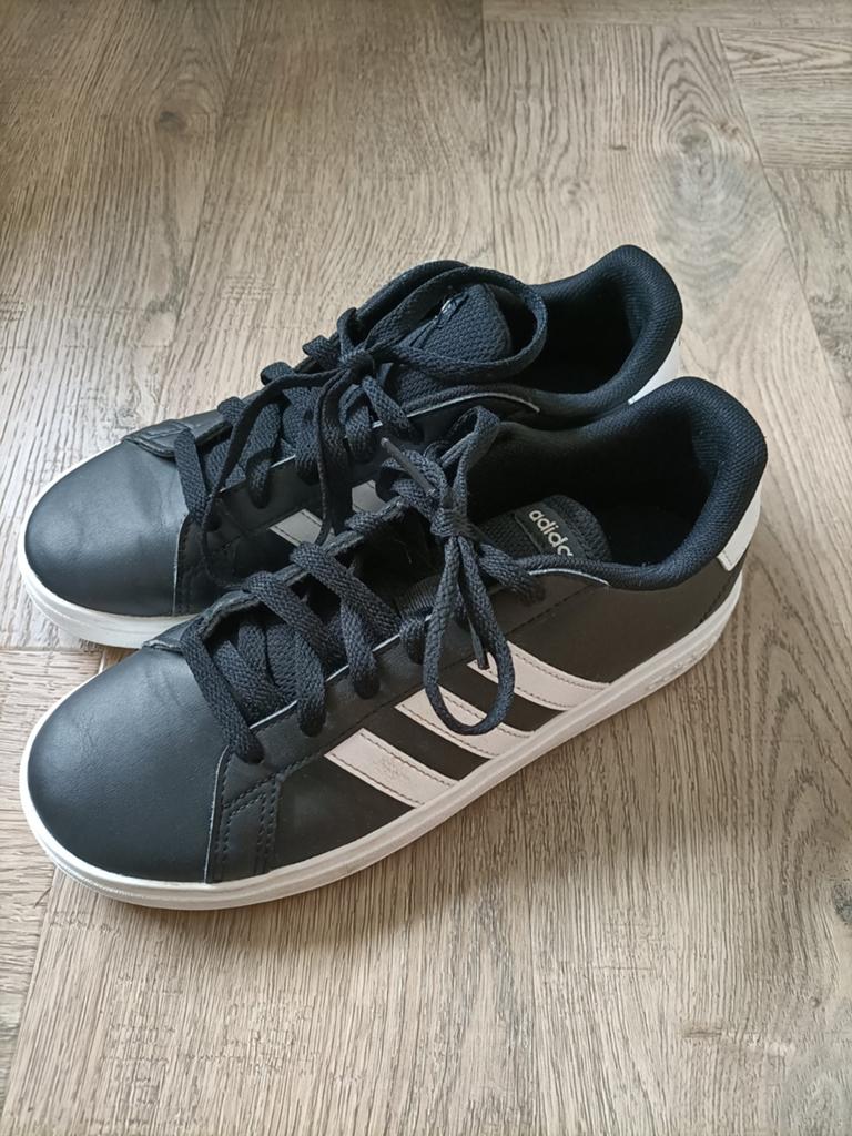 Adidas schoenen maat 37, Adidas, Jongen of Meisje, Schoenen, Ophalen of Verzenden