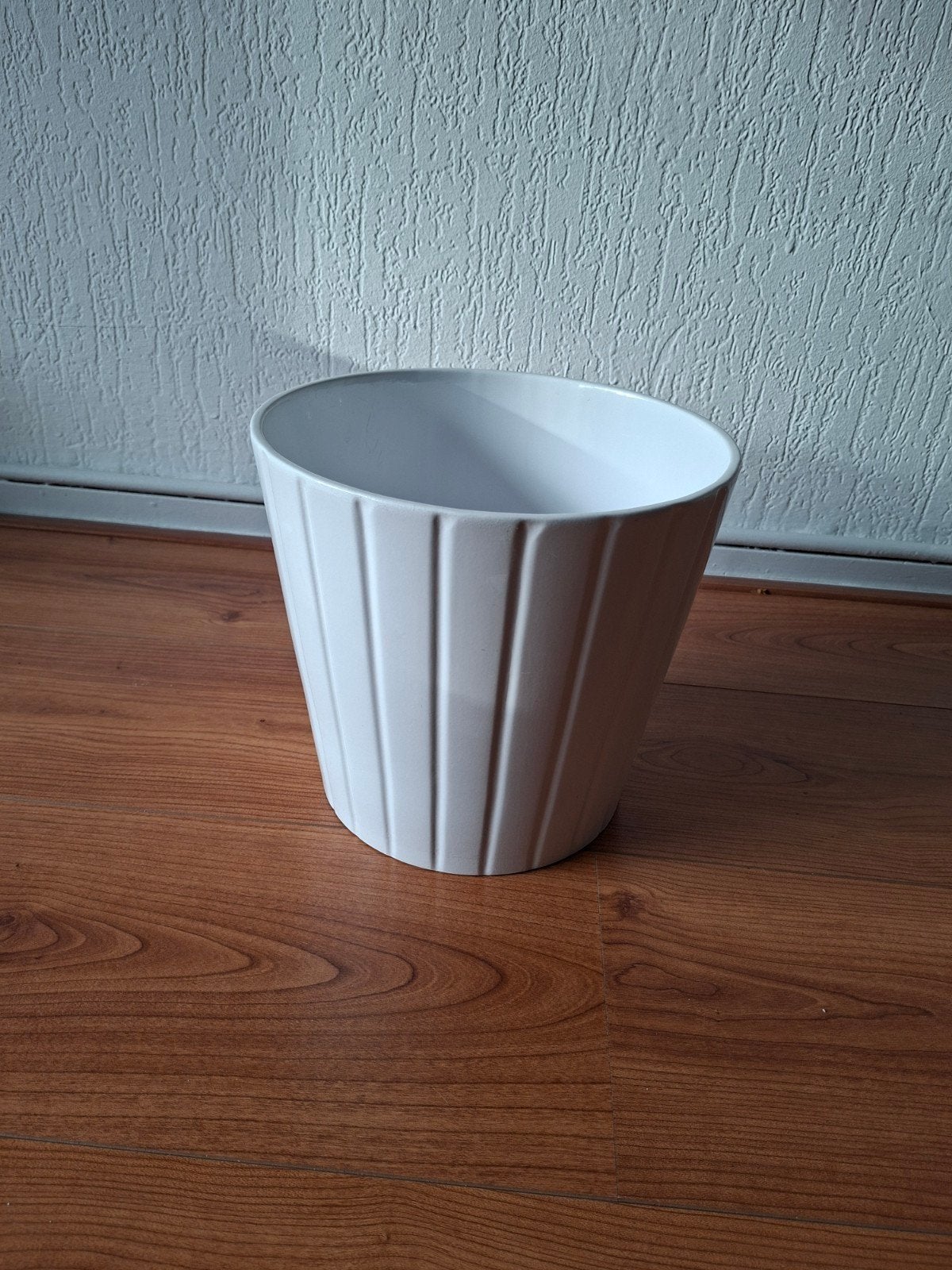 Grote witte bloempot voor binnen, 25 tot 40 cm, Rond, Binnen, Ophalen of Verzenden