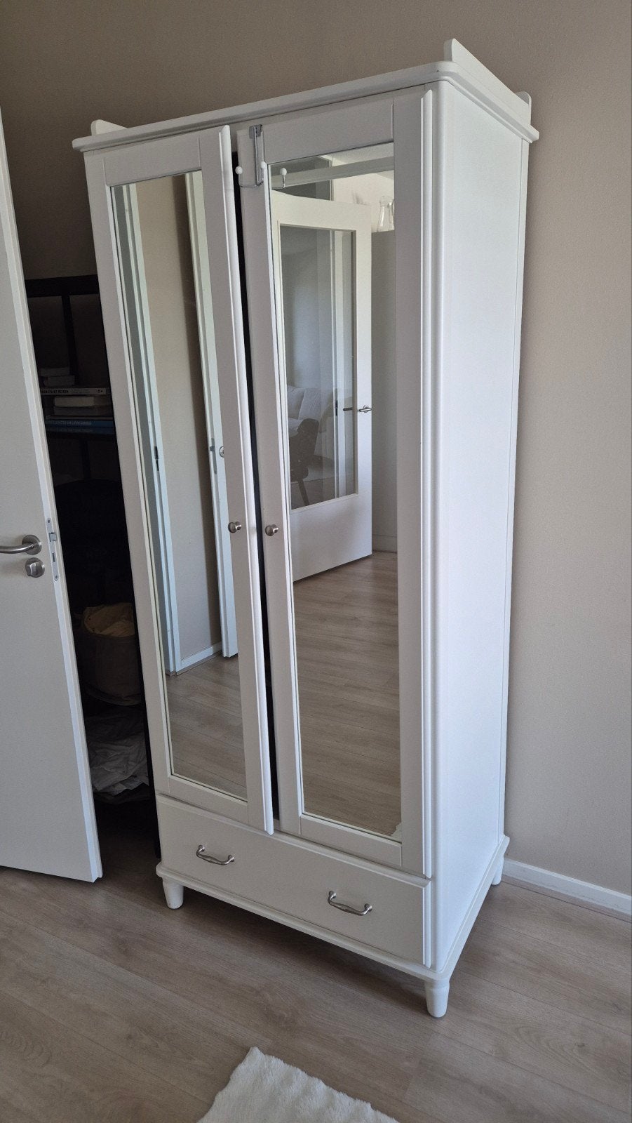 Gratis IKEA kledingkast - Ophalen 30 juni, Met deur(en), Gebruikt, 200 cm of meer, Modern