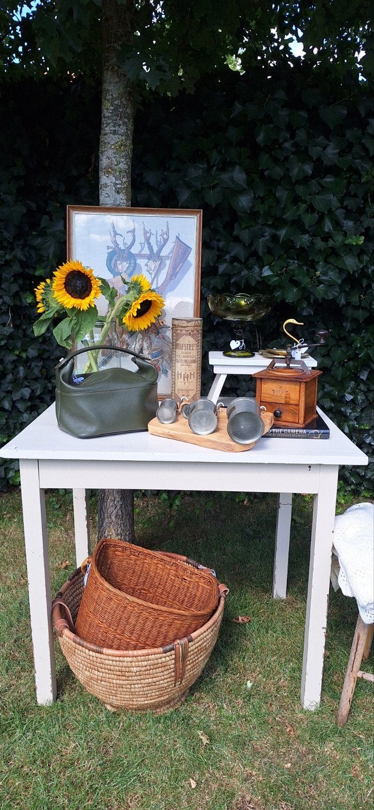 Vintage brocante tafeltje, bureautje, wit houten tafel, Huis en Inrichting, Bureaus, Gebruikt, Hout, Vintage, Ophalen of Verzenden