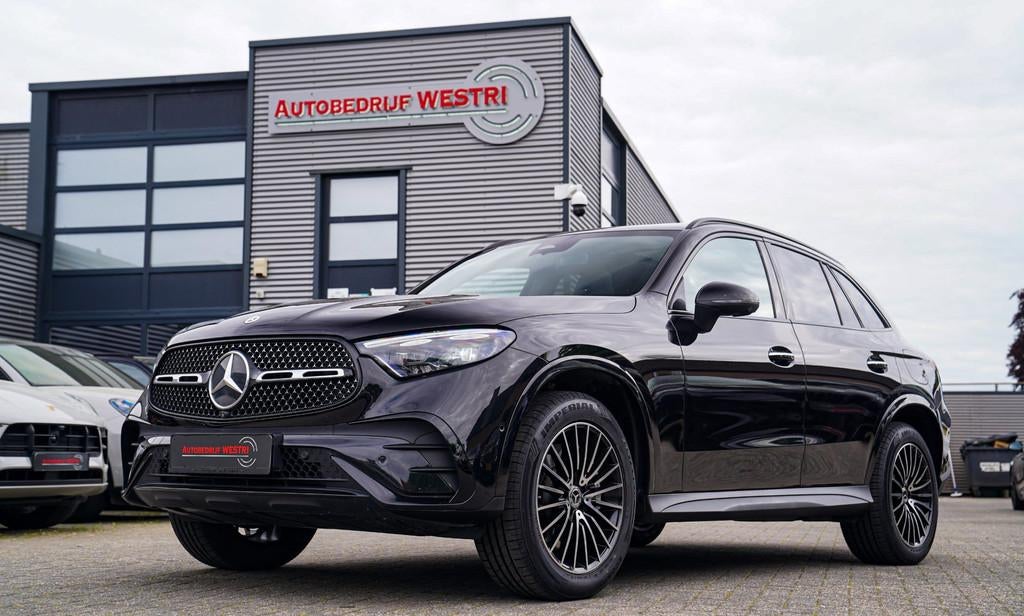 Mercedes-Benz GLC-klasse 300e 4MATIC AMG Line | Panorama | 3, Automaat, Adaptive Cruise Control, Gebruikt, Zwart