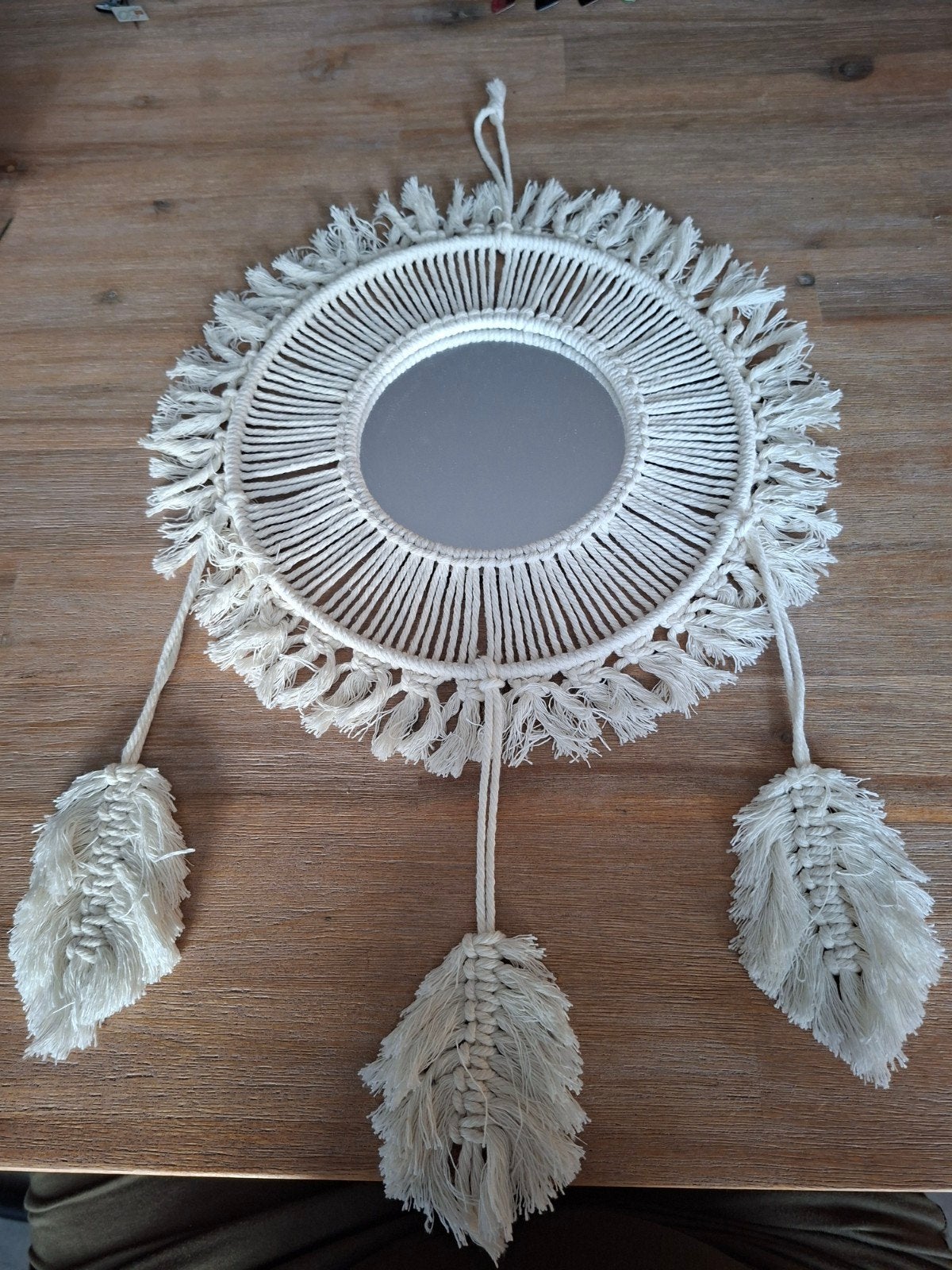 Macramé spiegel met veren - Boheemse wanddecoratie, Minder dan 50 cm, Rond, Ophalen of Verzenden, Zo goed als nieuw
