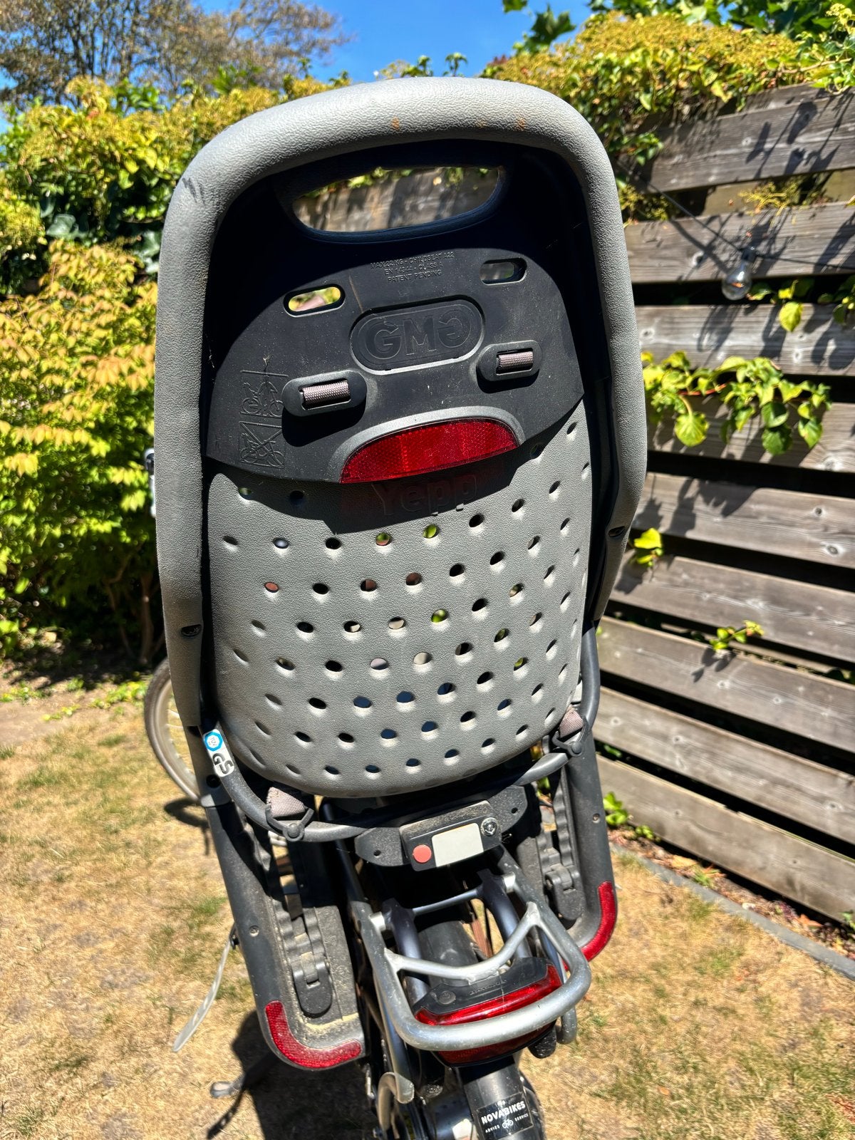 Yepp Maxi Achterzitje / kinderzitje - Comfortabel en Veilig, Fietsen en Brommers, Fietsaccessoires | Fietsstoeltjes, Ophalen, Achterzitje