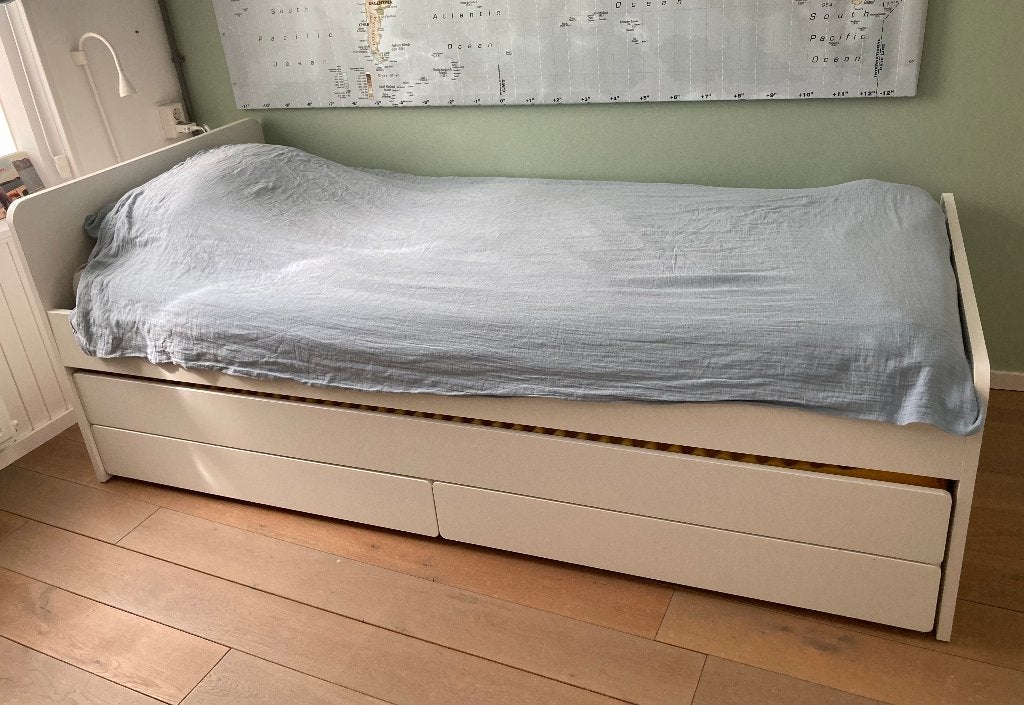Bed met onderschuifbed en lades IKEA Släkt 90 x 200, Huis en Inrichting, Slaapkamer | Bedden, Ophalen, Gebruikt, 90 cm, Eenpersoons