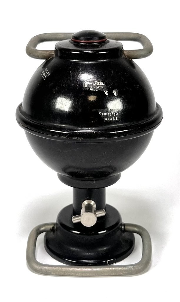 1224. Bakelieten halve bollen, DDR, ca. 1950, Antiek en Kunst, Ophalen