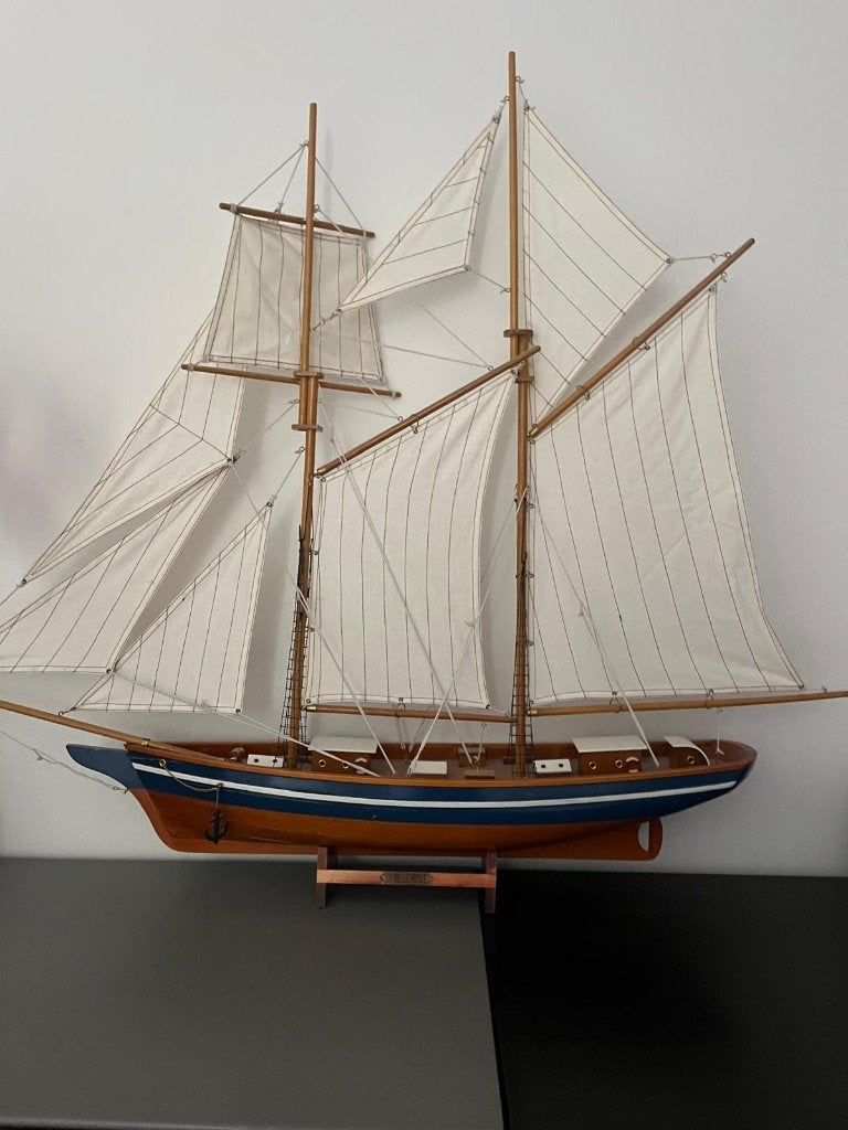 houten model zeilboot, Ophalen, Zo goed als nieuw
