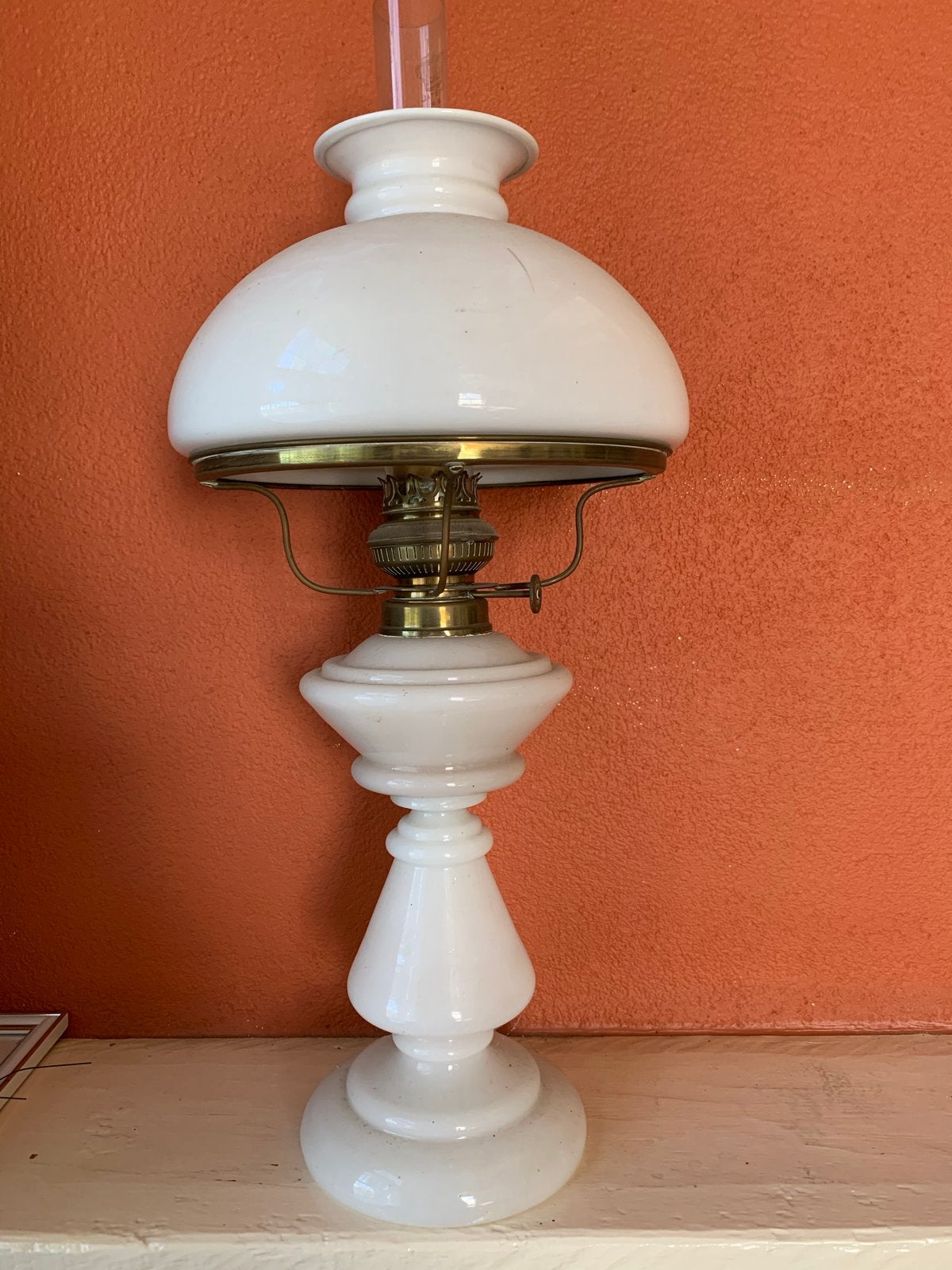 Antieke Olie Lamp - Melkglas en Messing, Ophalen of Verzenden