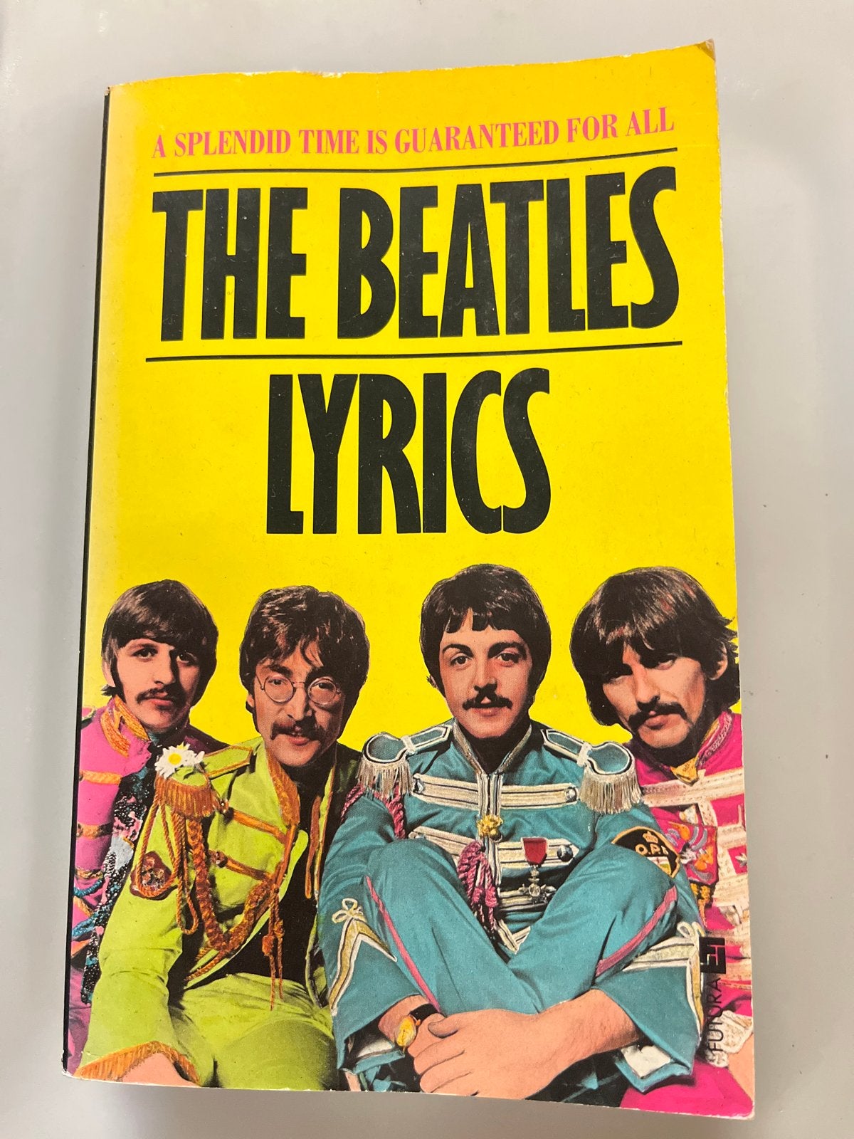 The Beatles Lyrics - Songteksten Boek, Ophalen of Verzenden, Gelezen, Artiest