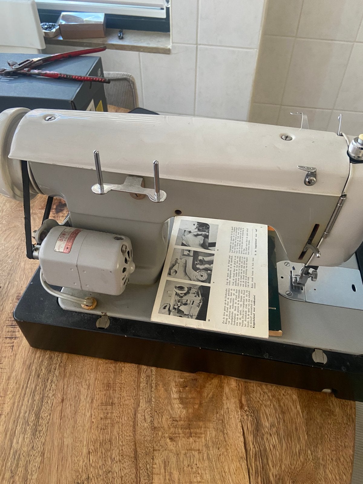 Naaimachine te koop, Ophalen, Zo goed als nieuw, Naaimachine, Overige merken