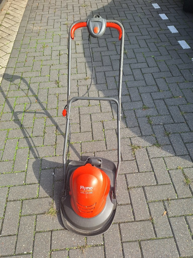 flymo grasmaaier, Gebruikt, Elektrische grasmaaier, Minder dan 30 cm, Mulchfunctie