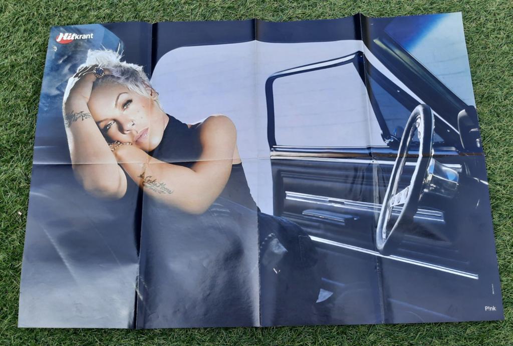 Grote Poster Hitkrant 2009 Pink / Beyonce, Ophalen of Verzenden, Gebruikt, A1 t/m A3, Muziek