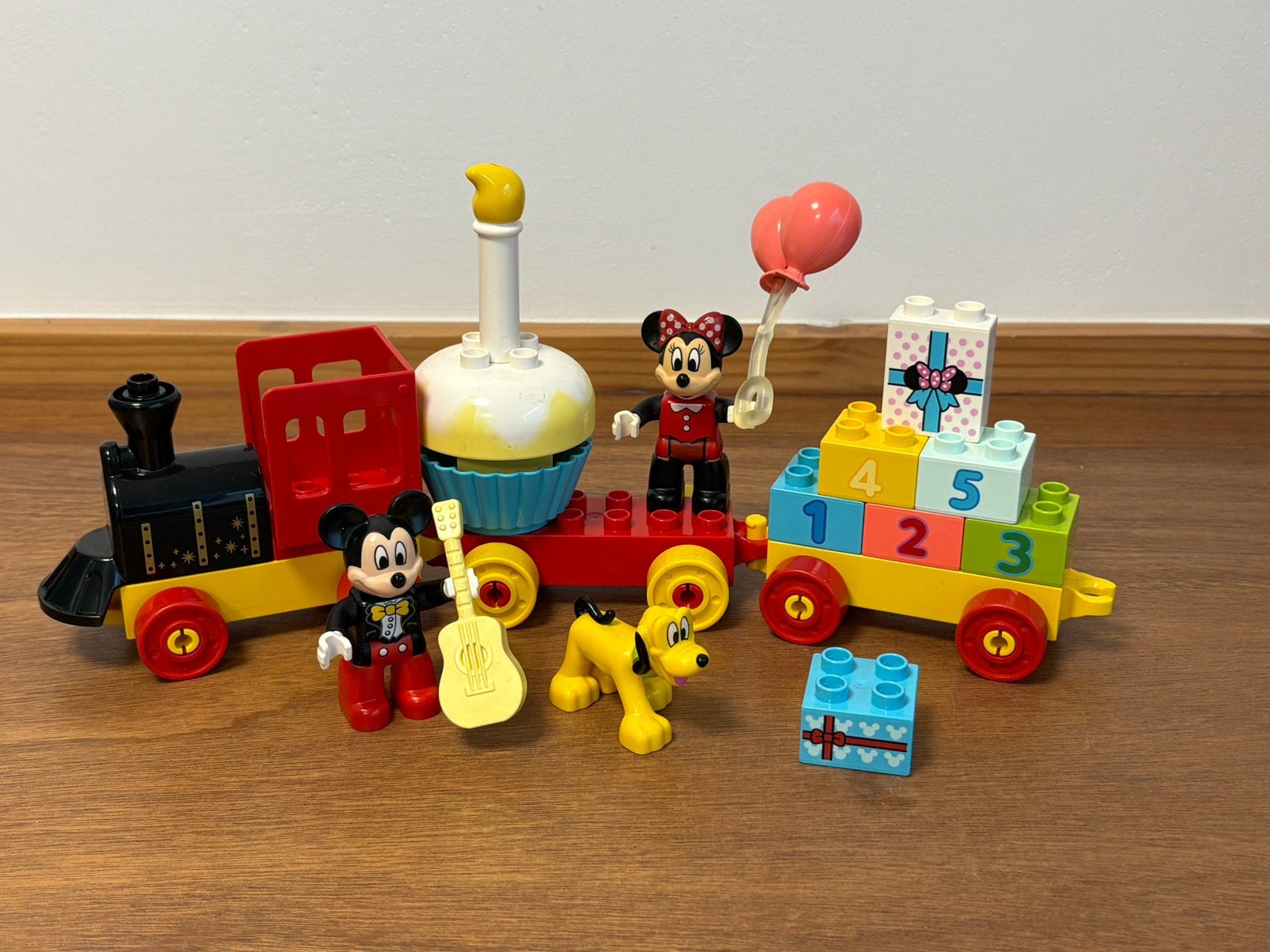 Duplo trein mickey en minnie en pluto de hond, Ophalen of Verzenden, Zo goed als nieuw, Complete set, Duplo