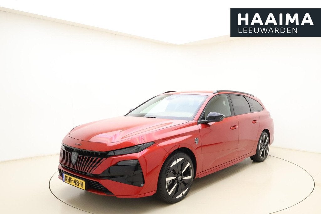 Peugeot e-308 SW GT 54 kWh | Sportinterieur | Parkeersensore, Auto's, Peugeot, Zwart, 156 pk, Automatische klimaatregeling, Rood