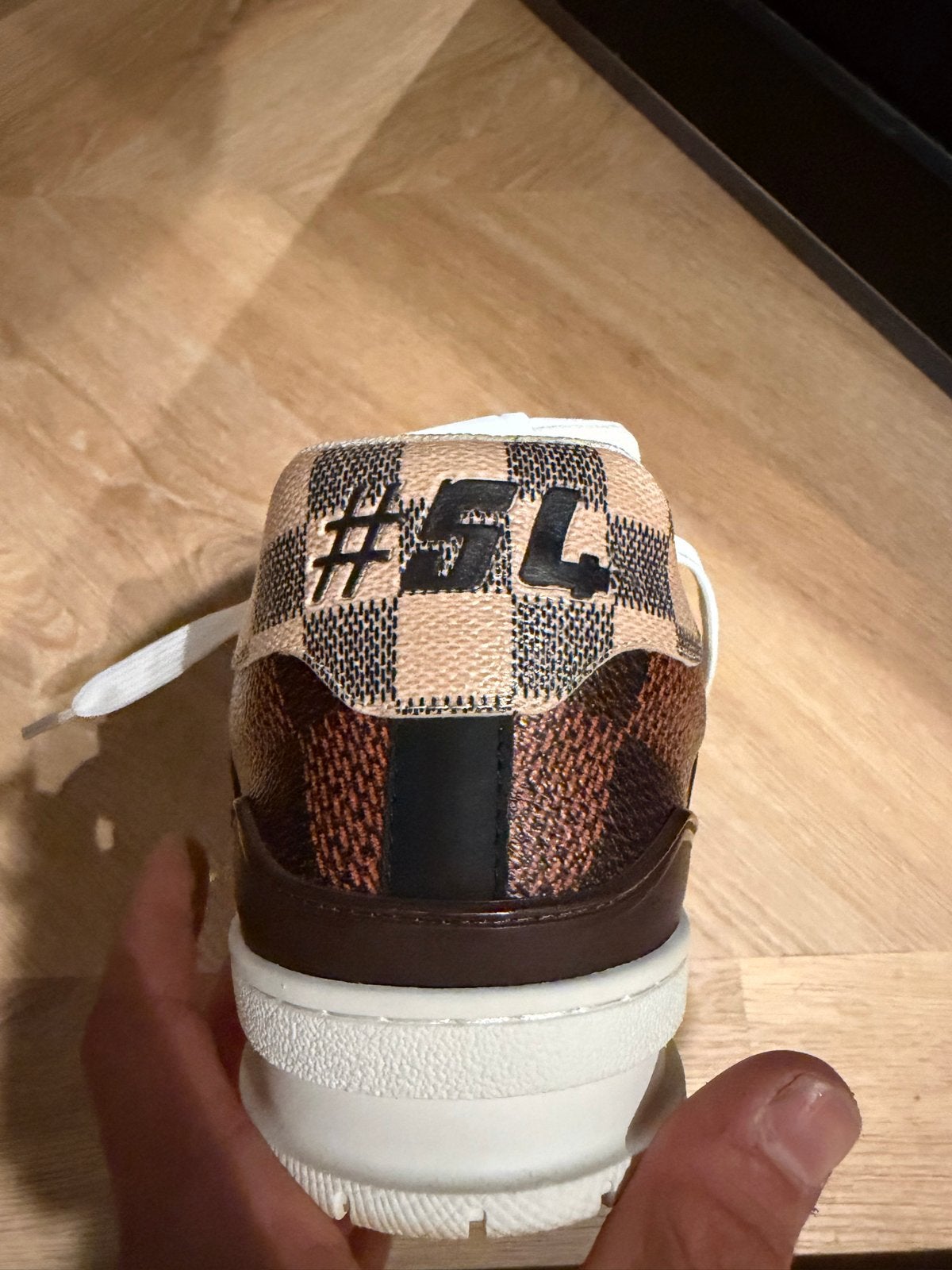 Louis Vuitton Trainer Sneakers Bruin/Beige Damier, Ophalen of Verzenden, Zo goed als nieuw, Bruin, Sneakers of Gympen