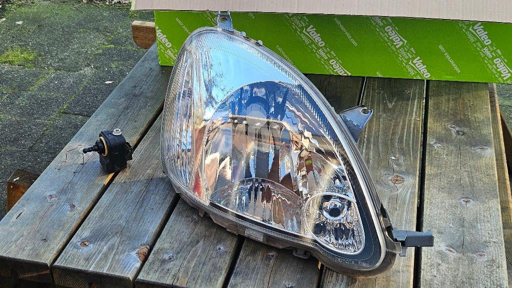 koplamp Toyota Yaris P1 facelift rechts, Auto-onderdelen, Verlichting, Ophalen of Verzenden, Gereviseerd, Toyota