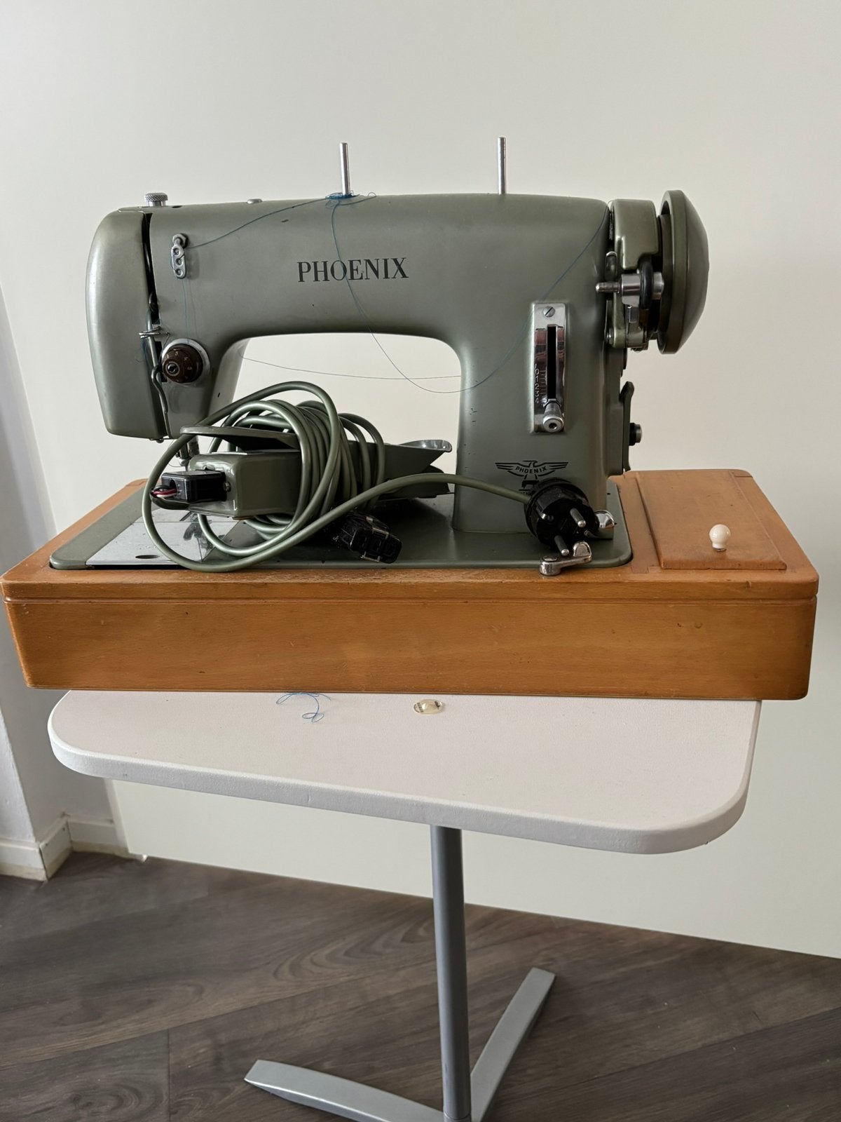 Poehnix naaimachine met toebehoren, Ophalen of Verzenden, Zo goed als nieuw, Naaimachine, Overige merken