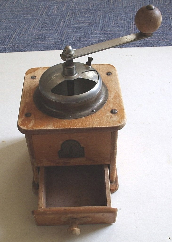 Leuke ouderwetse houten koffiemolen. Nostalgie, vintage, Antiek en Kunst, Verzenden